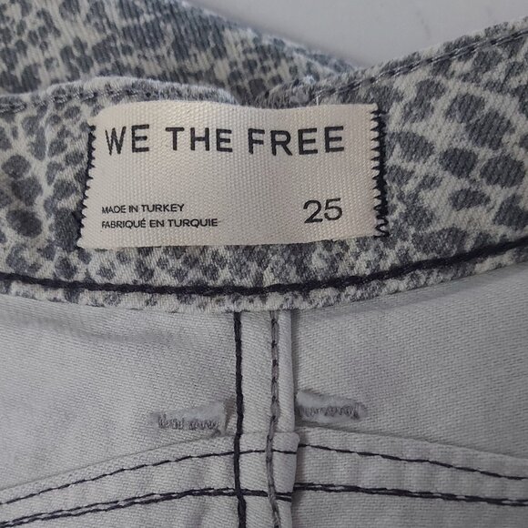We The Free Good Luck Snake Print Barrel Jeans - Size 25 NWT - Picture 9 of 11